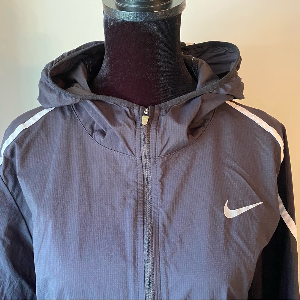 Nike Impossibly Light Running Jacket - image 3